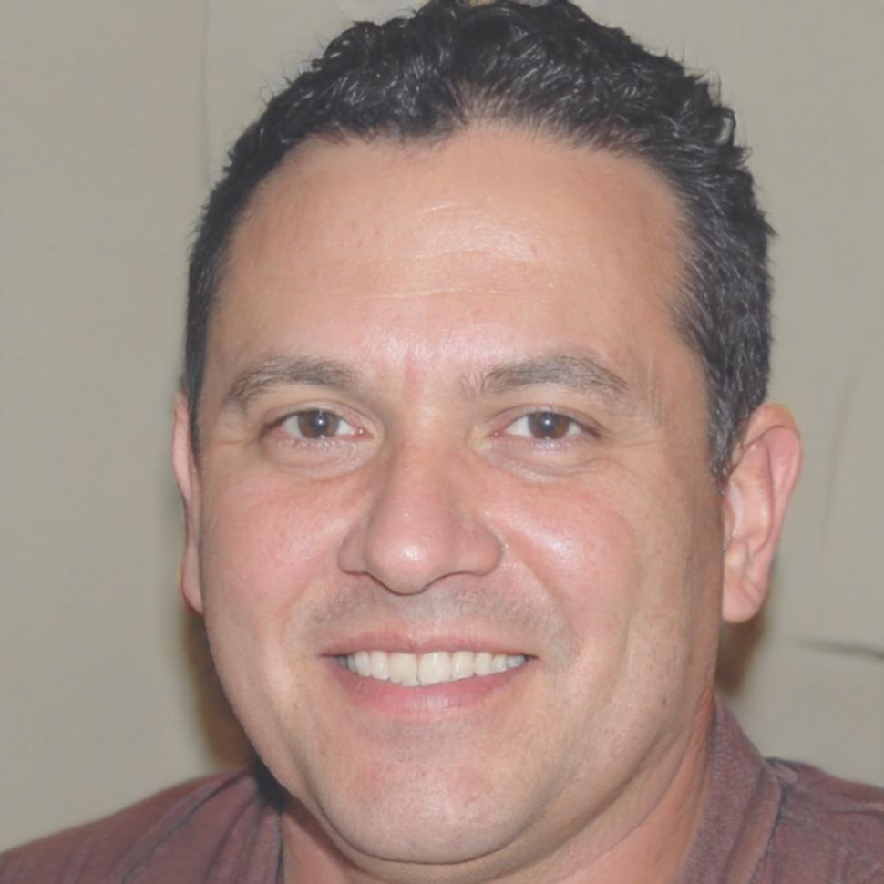 Retrato de Carlos Méndez, experto en finanzas personales
